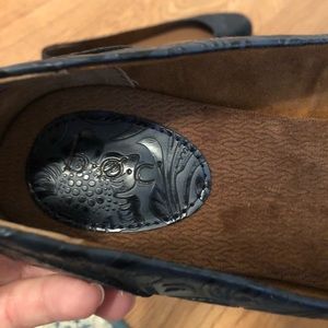 BOC navy blue flats, size 9.5, never worn.